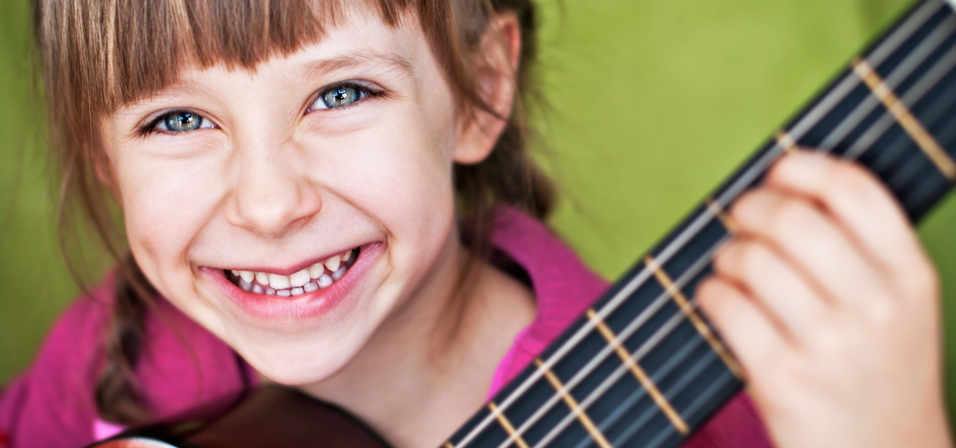 Maedchen mit gitarre